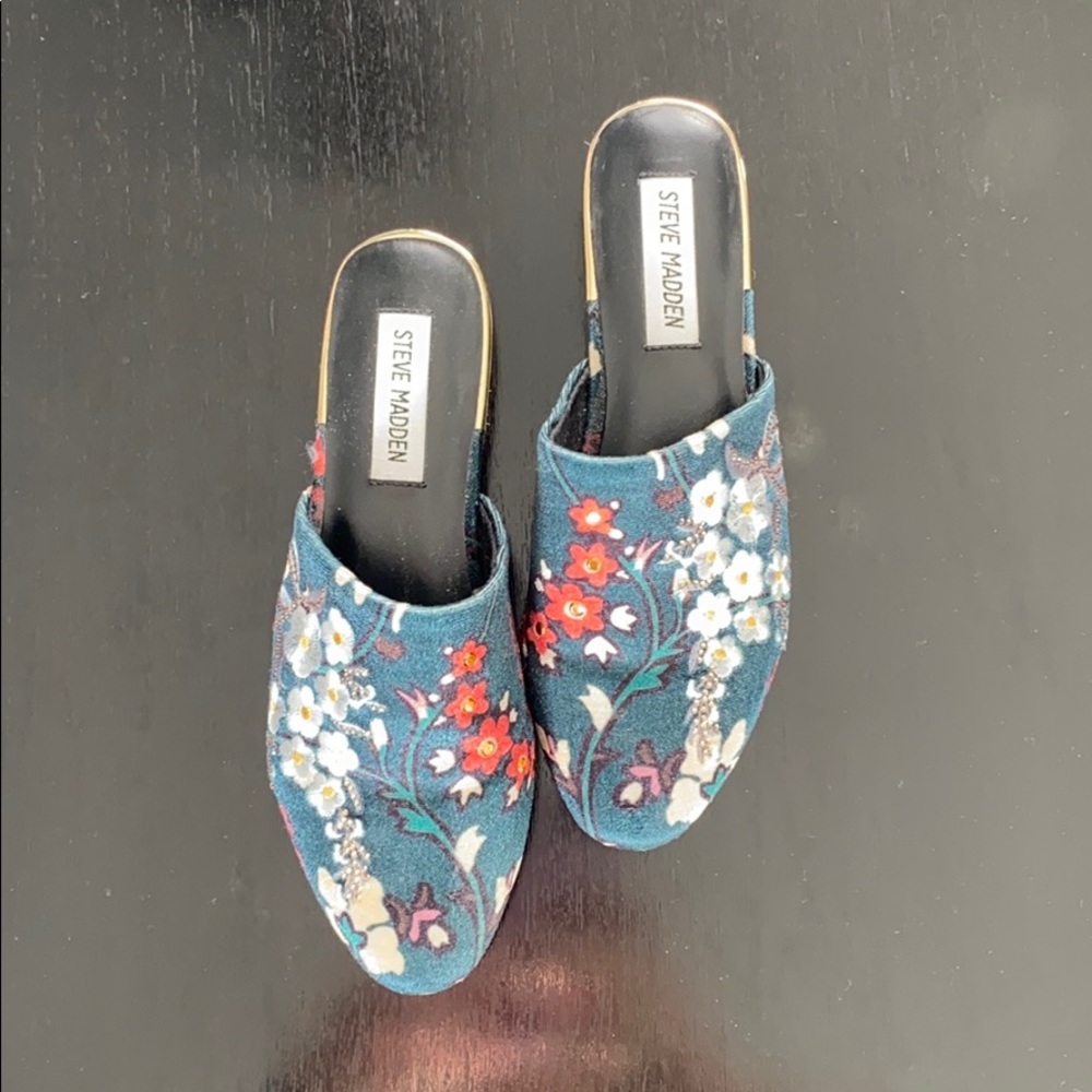 Steve Madden Snapp Multi Velvet Embroidered Mules